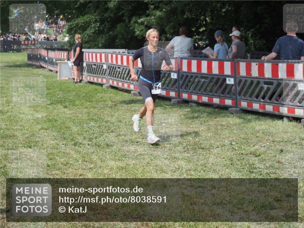 21.06.2025 - 27. Vierlanden-Triathlon KatJ http://msf.ph/oto/8038591 15.06.2025 11:32:57 Schwimmen  meine-sportfotos.de