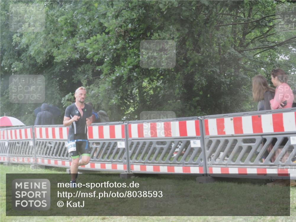 21.06.2025 - 27. Vierlanden-Triathlon KatJ http://msf.ph/oto/8038593 15.06.2025 14:21:28 Ziel 1205, 1238, 1291 meine-sportfotos.de