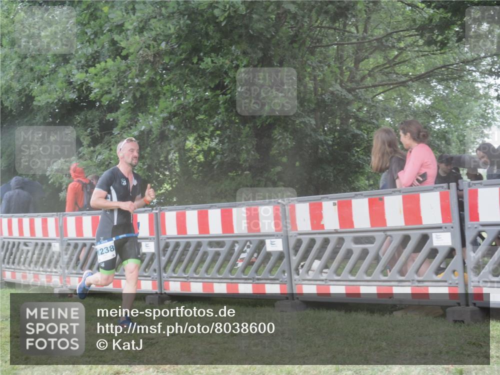 21.06.2025 - 27. Vierlanden-Triathlon KatJ http://msf.ph/oto/8038600 15.06.2025 14:21:28 Ziel 1205, 1238, 1291 meine-sportfotos.de