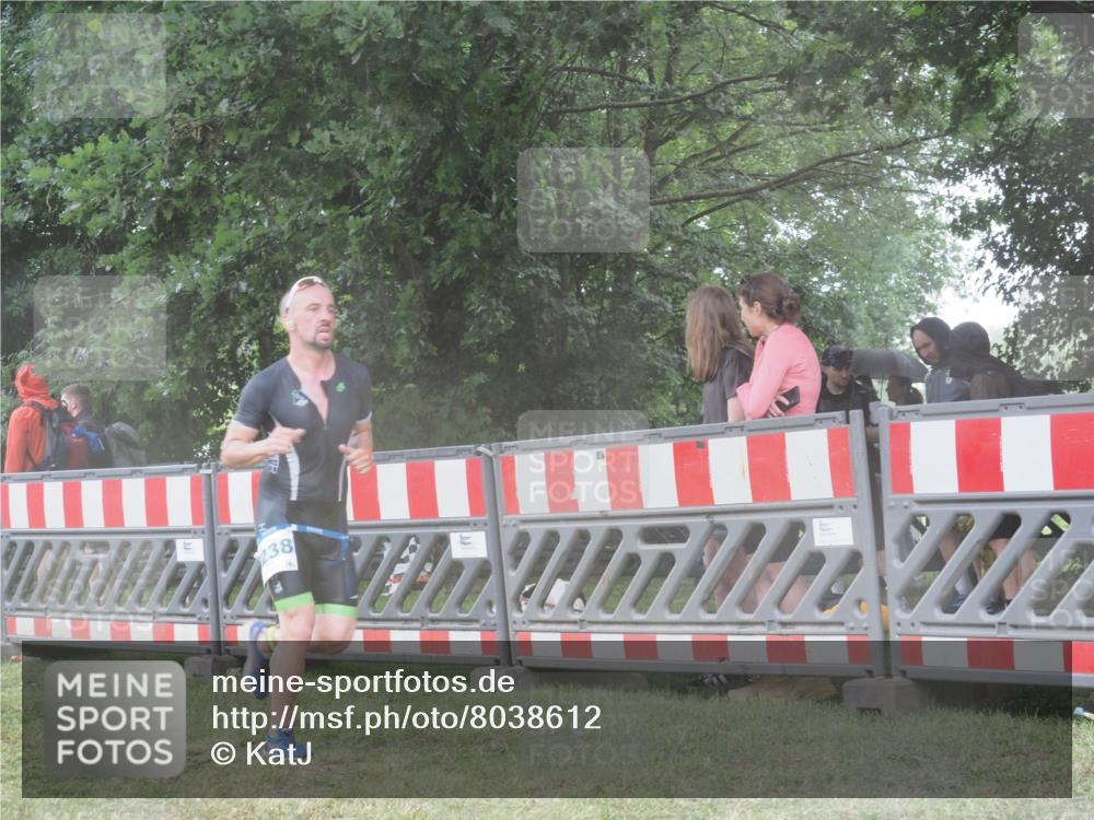 21.06.2025 - 27. Vierlanden-Triathlon KatJ http://msf.ph/oto/8038612 15.06.2025 14:21:29 Ziel 1205, 1238, 1291 meine-sportfotos.de