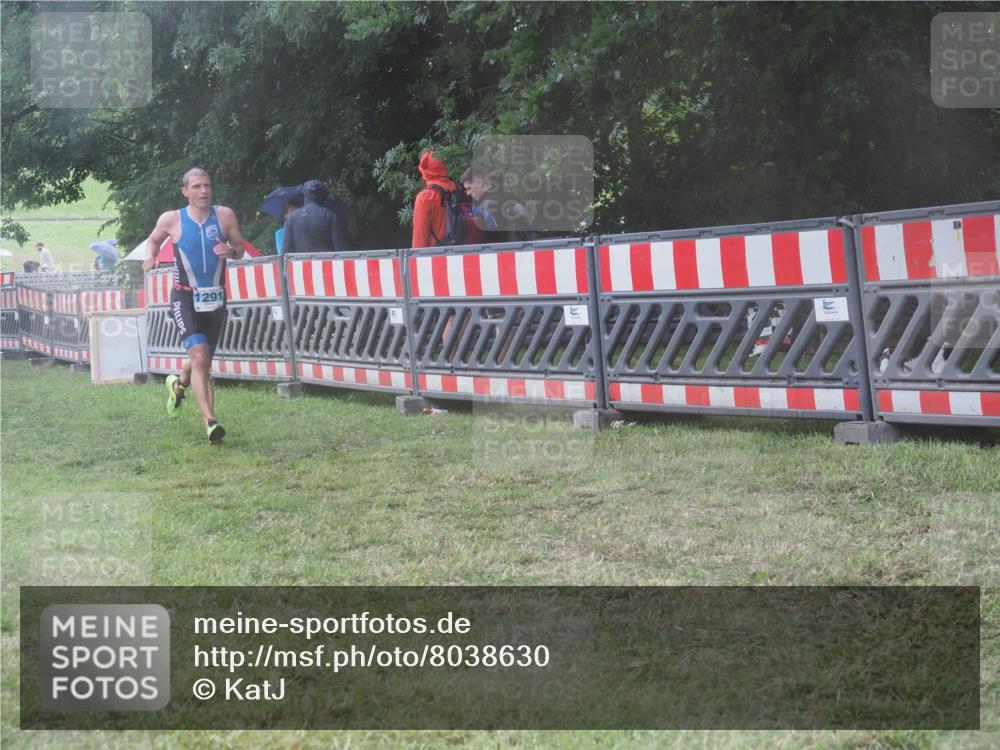 21.06.2025 - 27. Vierlanden-Triathlon KatJ http://msf.ph/oto/8038630 15.06.2025 14:21:33 Ziel 1291 meine-sportfotos.de