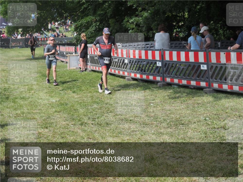 21.06.2025 - 27. Vierlanden-Triathlon KatJ http://msf.ph/oto/8038682 15.06.2025 11:33:26 Schwimmen  meine-sportfotos.de