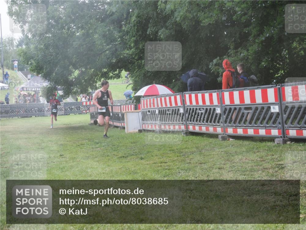 21.06.2025 - 27. Vierlanden-Triathlon KatJ http://msf.ph/oto/8038685 15.06.2025 14:21:47 Ziel 1251, 1266 meine-sportfotos.de