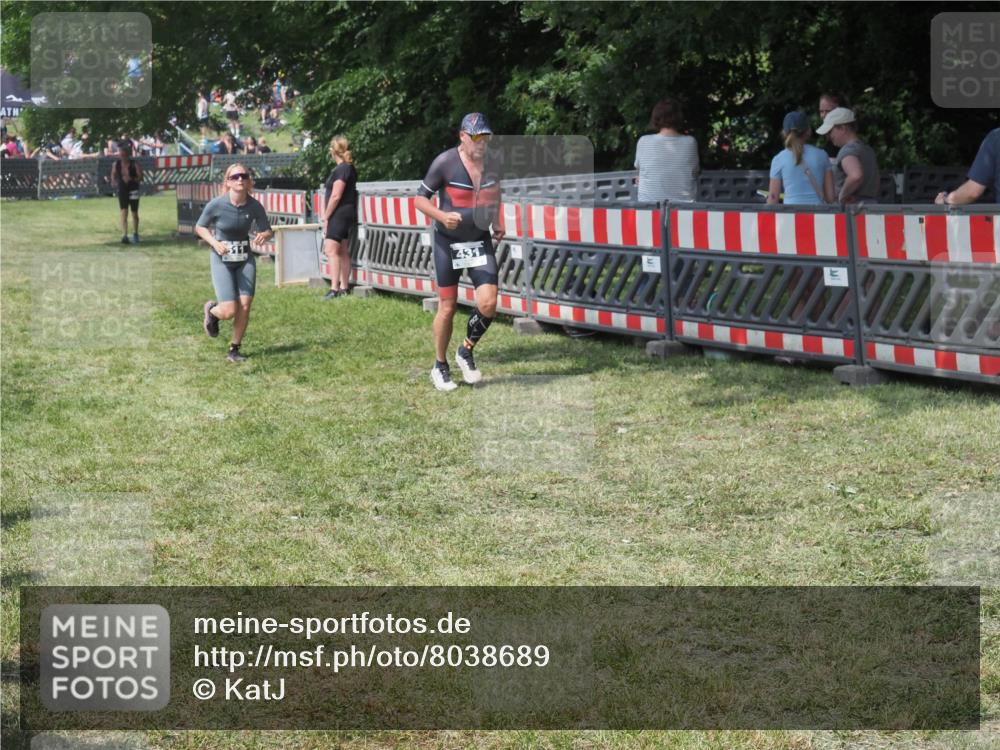 21.06.2025 - 27. Vierlanden-Triathlon KatJ http://msf.ph/oto/8038689 15.06.2025 11:33:26 Schwimmen  meine-sportfotos.de