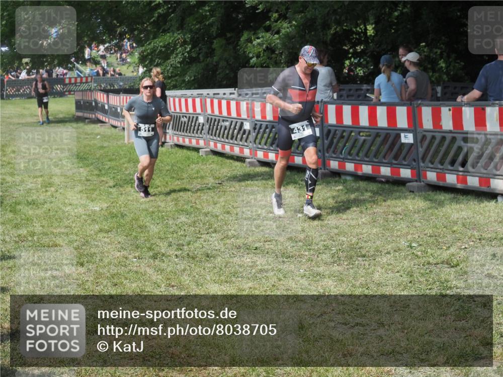 21.06.2025 - 27. Vierlanden-Triathlon KatJ http://msf.ph/oto/8038705 15.06.2025 11:33:27 Schwimmen  meine-sportfotos.de