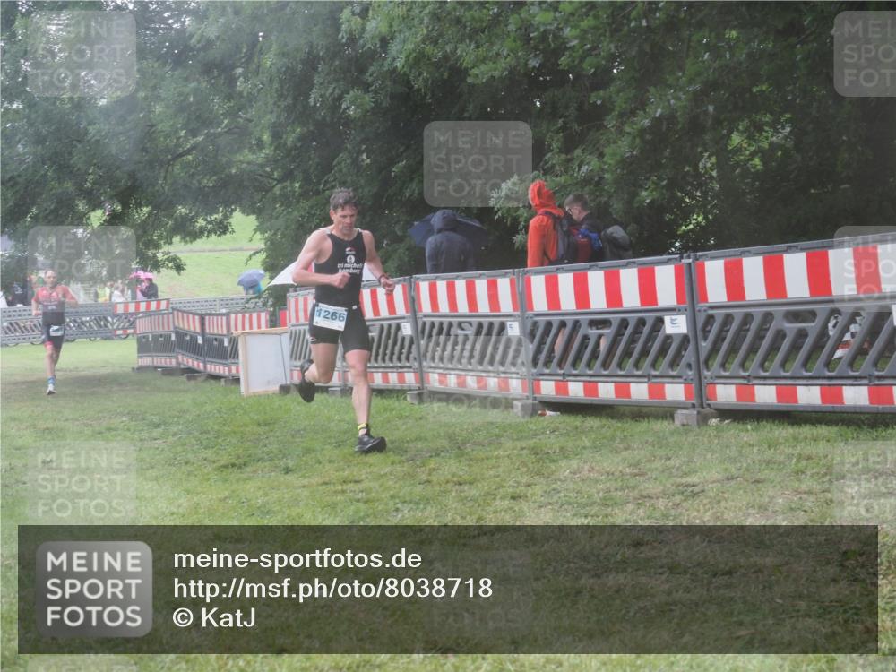 21.06.2025 - 27. Vierlanden-Triathlon KatJ http://msf.ph/oto/8038718 15.06.2025 14:21:48 Ziel 1251, 1266 meine-sportfotos.de