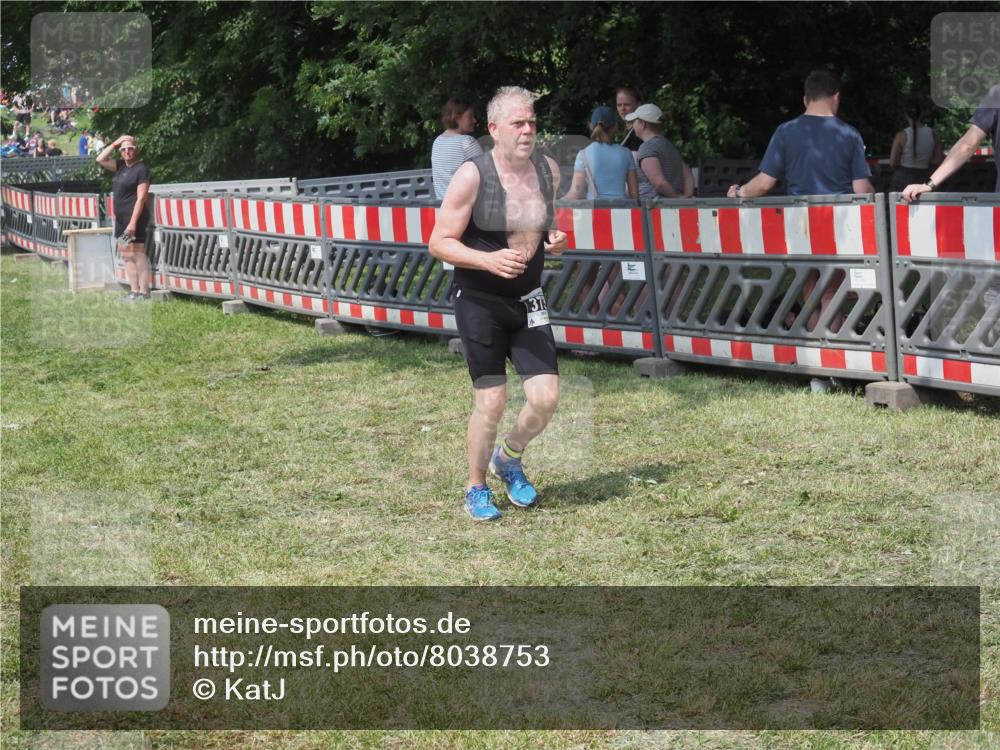 21.06.2025 - 27. Vierlanden-Triathlon KatJ http://msf.ph/oto/8038753 15.06.2025 11:33:38 Schwimmen  meine-sportfotos.de