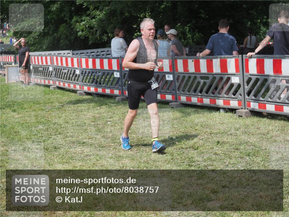 21.06.2025 - 27. Vierlanden-Triathlon KatJ http://msf.ph/oto/8038757 15.06.2025 11:33:38 Schwimmen  meine-sportfotos.de
