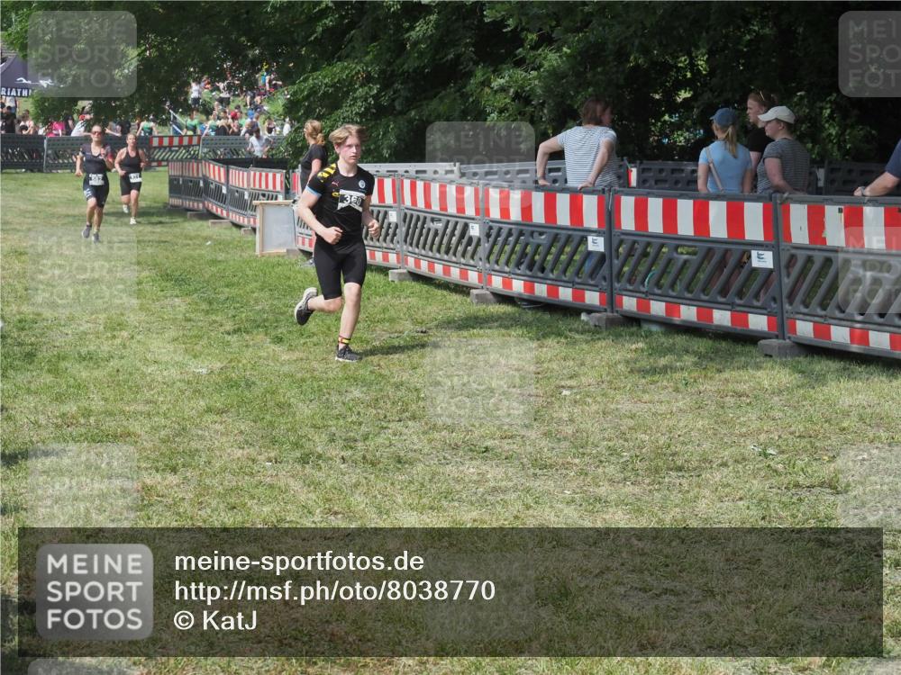 21.06.2025 - 27. Vierlanden-Triathlon KatJ http://msf.ph/oto/8038770 15.06.2025 11:34:00 Schwimmen  meine-sportfotos.de