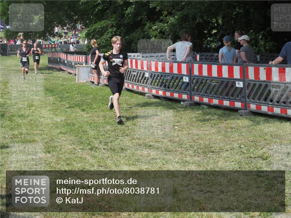 21.06.2025 - 27. Vierlanden-Triathlon KatJ http://msf.ph/oto/8038781 15.06.2025 11:34:00 Schwimmen  meine-sportfotos.de