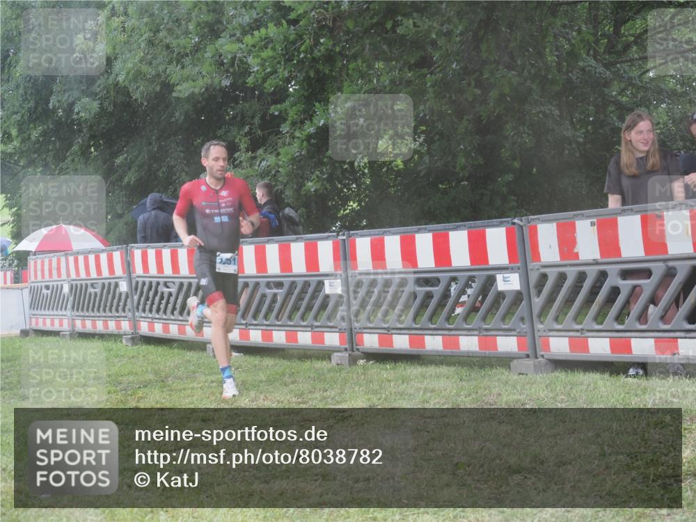 21.06.2025 - 27. Vierlanden-Triathlon KatJ http://msf.ph/oto/8038782 15.06.2025 14:21:52 Ziel 1215, 1251 meine-sportfotos.de