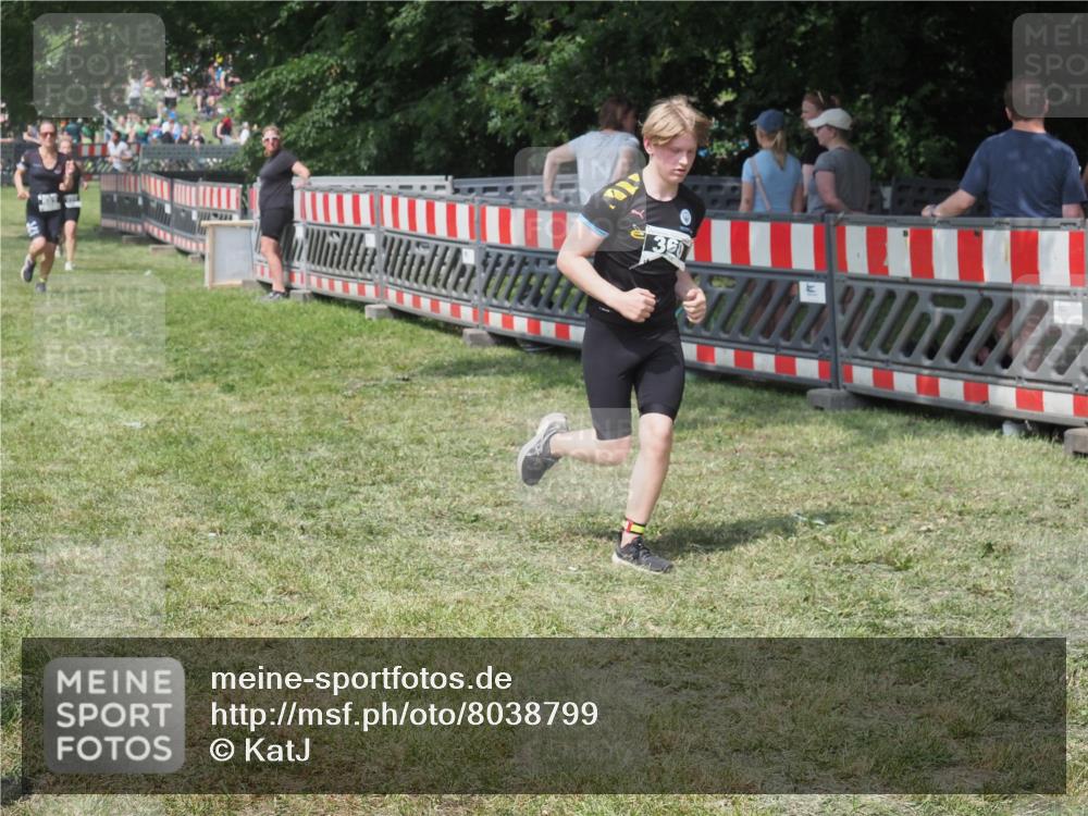 21.06.2025 - 27. Vierlanden-Triathlon KatJ http://msf.ph/oto/8038799 15.06.2025 11:34:01 Schwimmen  meine-sportfotos.de