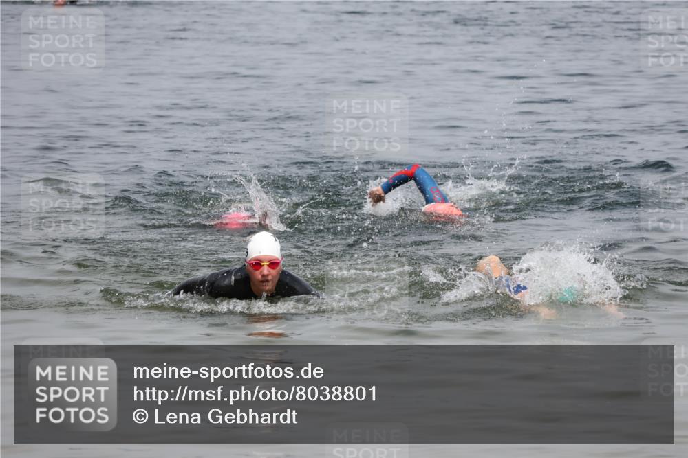 21.06.2025 - 27. Vierlanden-Triathlon Lena Gebhardt http://msf.ph/oto/8038801 15.06.2025 12:29:06 Schwimmen  meine-sportfotos.de