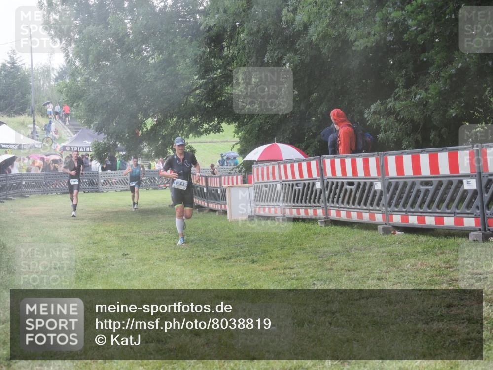 21.06.2025 - 27. Vierlanden-Triathlon KatJ http://msf.ph/oto/8038819 15.06.2025 14:21:59 Ziel 1201, 1215, 1263, 1315 meine-sportfotos.de
