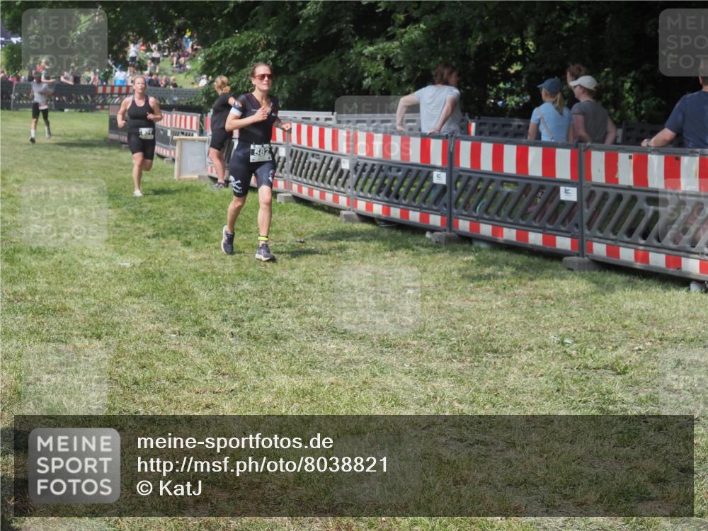 21.06.2025 - 27. Vierlanden-Triathlon KatJ http://msf.ph/oto/8038821 15.06.2025 11:34:03 Schwimmen  meine-sportfotos.de