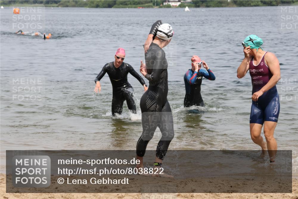 21.06.2025 - 27. Vierlanden-Triathlon Lena Gebhardt http://msf.ph/oto/8038822 15.06.2025 12:29:15 Schwimmen 1065, 1066, 1067, 1068 meine-sportfotos.de