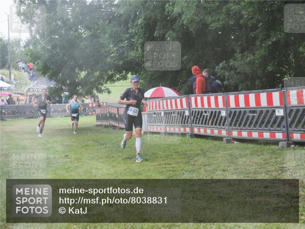 21.06.2025 - 27. Vierlanden-Triathlon KatJ http://msf.ph/oto/8038831 15.06.2025 14:22:00 Ziel 1201, 1215, 1263, 1315 meine-sportfotos.de