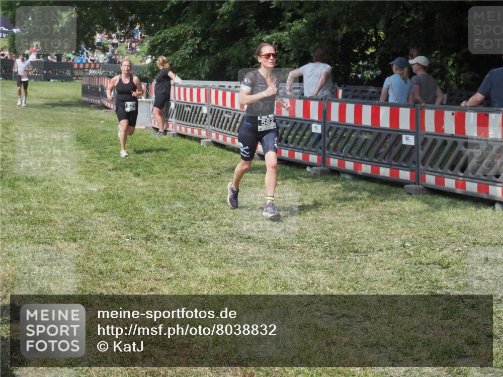 21.06.2025 - 27. Vierlanden-Triathlon KatJ http://msf.ph/oto/8038832 15.06.2025 11:34:04 Schwimmen  meine-sportfotos.de