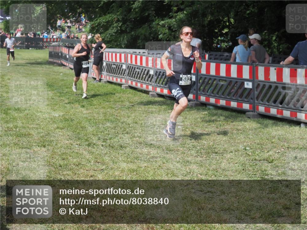 21.06.2025 - 27. Vierlanden-Triathlon KatJ http://msf.ph/oto/8038840 15.06.2025 11:34:04 Schwimmen  meine-sportfotos.de