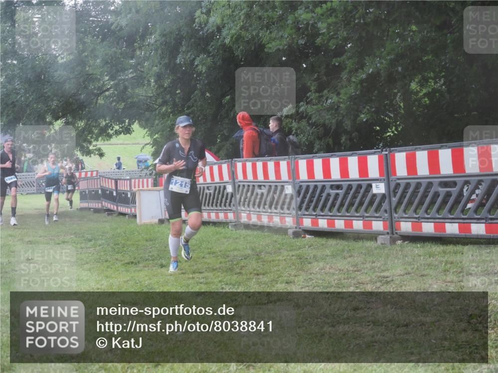 21.06.2025 - 27. Vierlanden-Triathlon KatJ http://msf.ph/oto/8038841 15.06.2025 14:22:00 Ziel 1201, 1215, 1263, 1315 meine-sportfotos.de