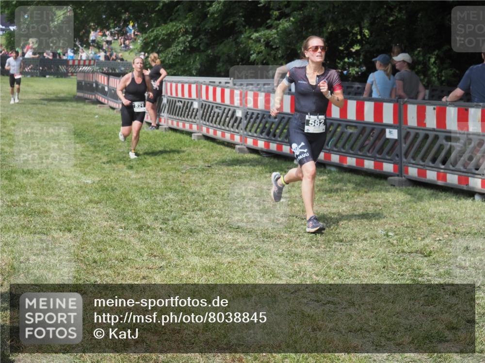 21.06.2025 - 27. Vierlanden-Triathlon KatJ http://msf.ph/oto/8038845 15.06.2025 11:34:04 Schwimmen  meine-sportfotos.de