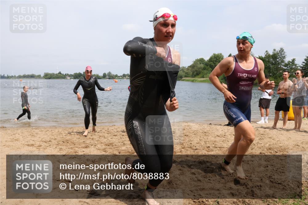 21.06.2025 - 27. Vierlanden-Triathlon Lena Gebhardt http://msf.ph/oto/8038883 15.06.2025 12:29:19 Schwimmen 1065, 1066, 1067, 1068 meine-sportfotos.de