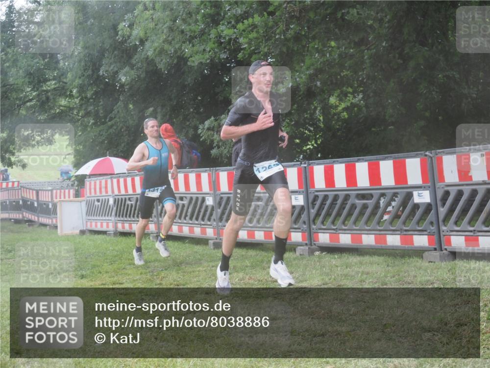 21.06.2025 - 27. Vierlanden-Triathlon KatJ http://msf.ph/oto/8038886 15.06.2025 14:22:03 Ziel 1201, 1215, 1263, 1315 meine-sportfotos.de