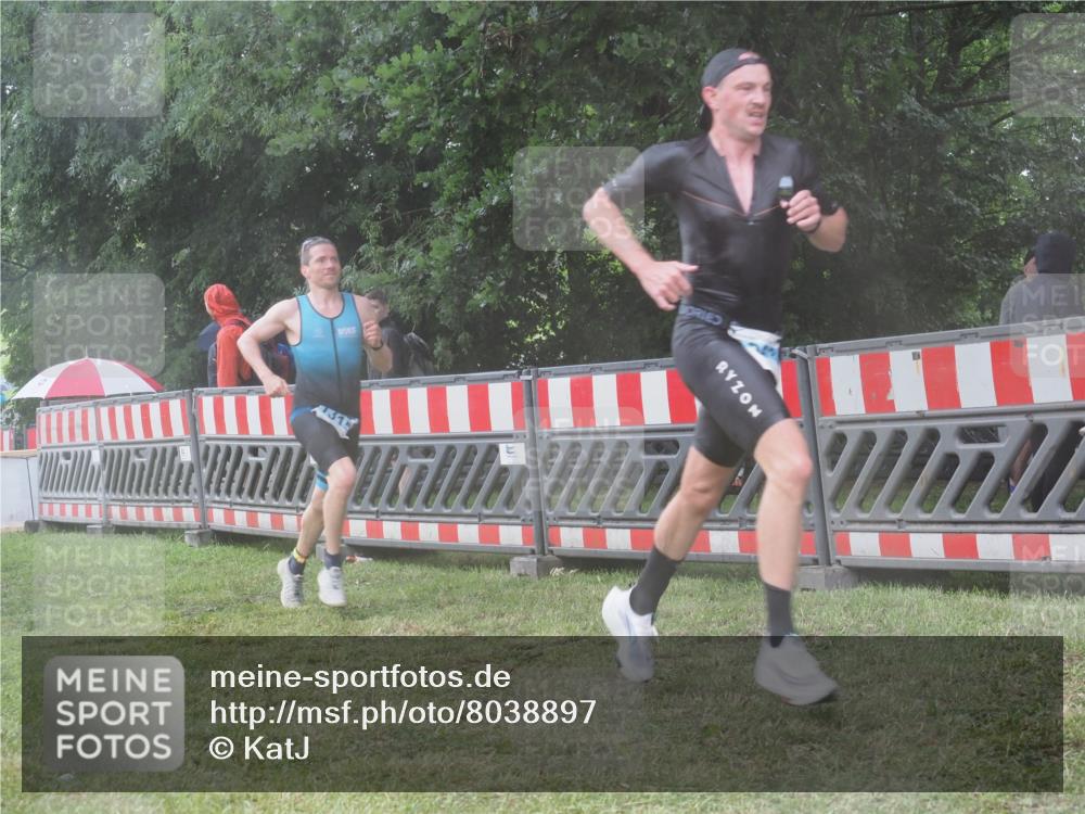 21.06.2025 - 27. Vierlanden-Triathlon KatJ http://msf.ph/oto/8038897 15.06.2025 14:22:04 Ziel 1201, 1215, 1263, 1315 meine-sportfotos.de