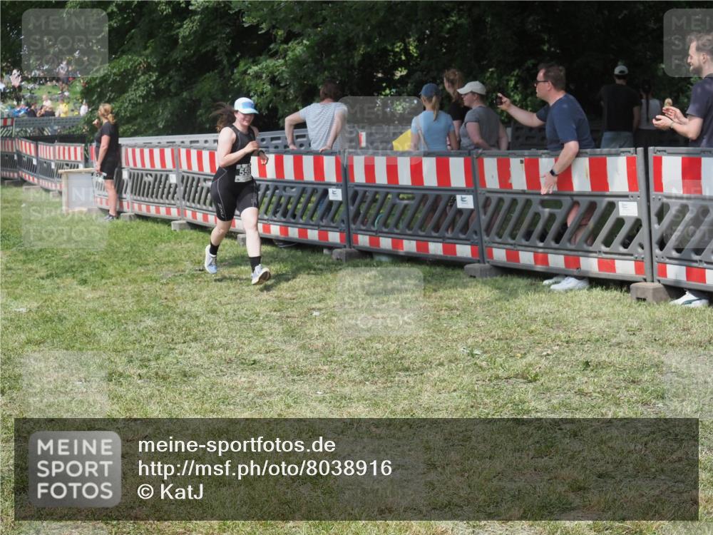 21.06.2025 - 27. Vierlanden-Triathlon KatJ http://msf.ph/oto/8038916 15.06.2025 11:34:27 Schwimmen  meine-sportfotos.de