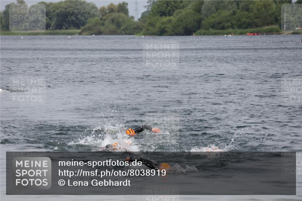 21.06.2025 - 27. Vierlanden-Triathlon Lena Gebhardt http://msf.ph/oto/8038919 15.06.2025 12:29:40 Schwimmen  meine-sportfotos.de