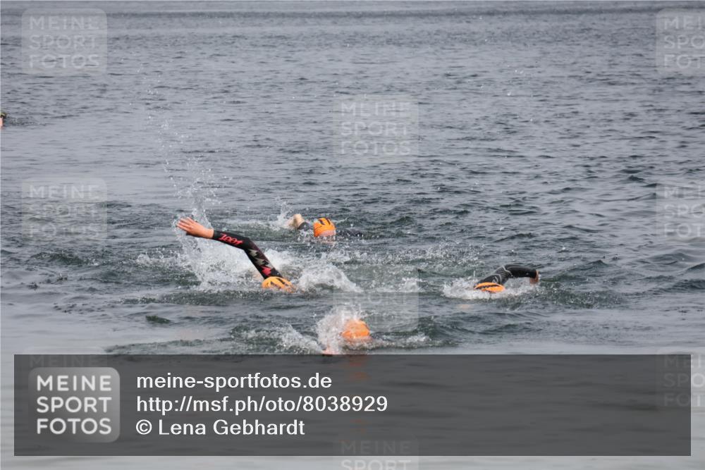 21.06.2025 - 27. Vierlanden-Triathlon Lena Gebhardt http://msf.ph/oto/8038929 15.06.2025 12:29:41 Schwimmen  meine-sportfotos.de