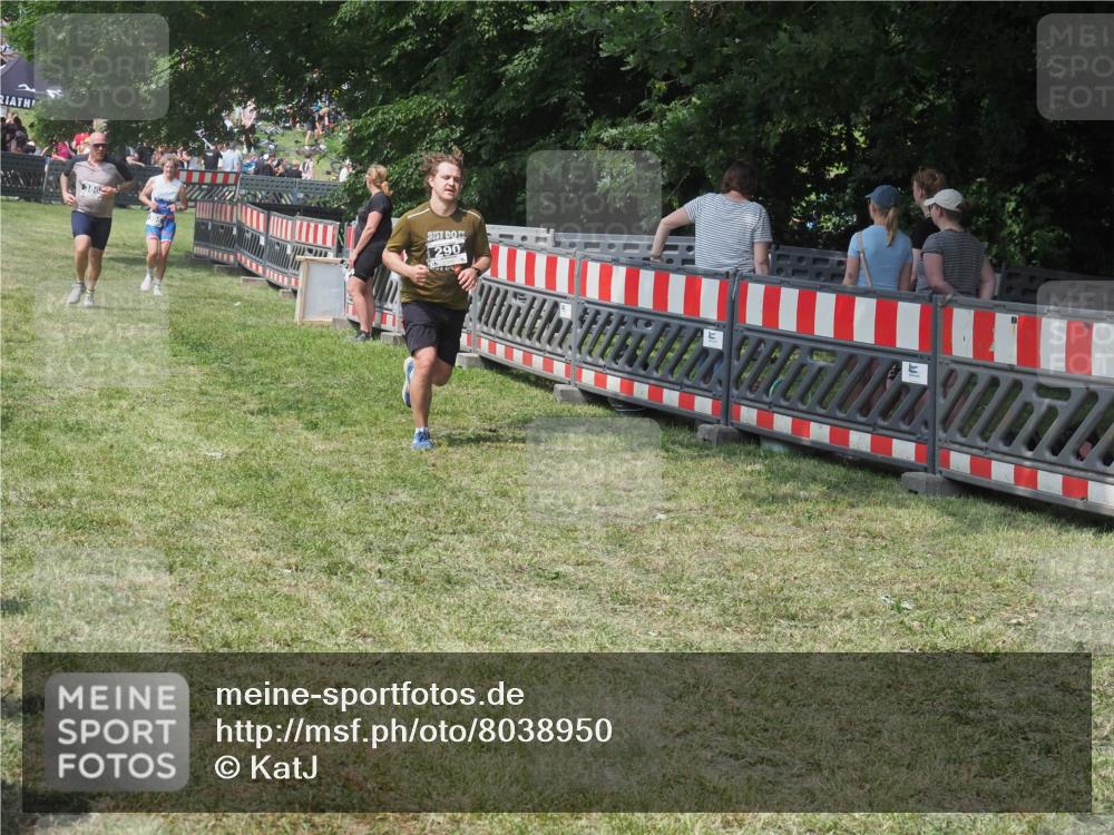 21.06.2025 - 27. Vierlanden-Triathlon KatJ http://msf.ph/oto/8038950 15.06.2025 11:34:33 Schwimmen  meine-sportfotos.de