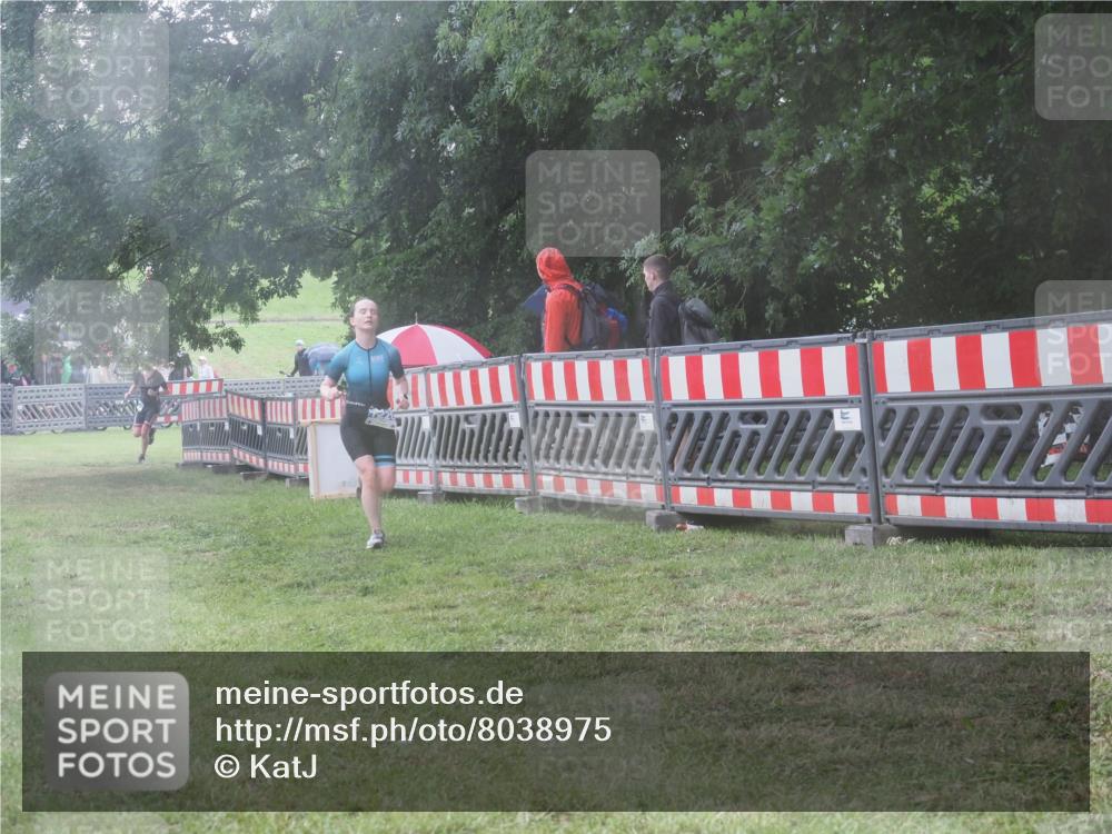 21.06.2025 - 27. Vierlanden-Triathlon KatJ http://msf.ph/oto/8038975 15.06.2025 14:22:14 Ziel 1226, 1259 meine-sportfotos.de
