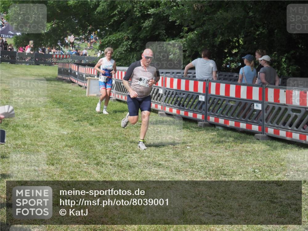 21.06.2025 - 27. Vierlanden-Triathlon KatJ http://msf.ph/oto/8039001 15.06.2025 11:34:36 Schwimmen 893 meine-sportfotos.de