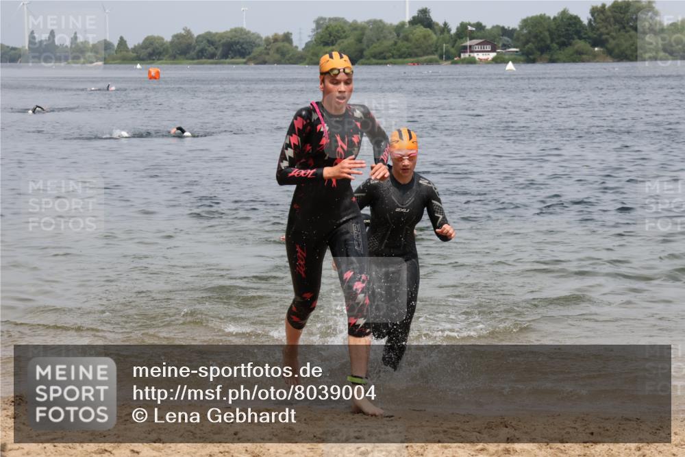 21.06.2025 - 27. Vierlanden-Triathlon Lena Gebhardt http://msf.ph/oto/8039004 15.06.2025 12:29:54 Schwimmen 1073, 1074, 1075, 1076 meine-sportfotos.de