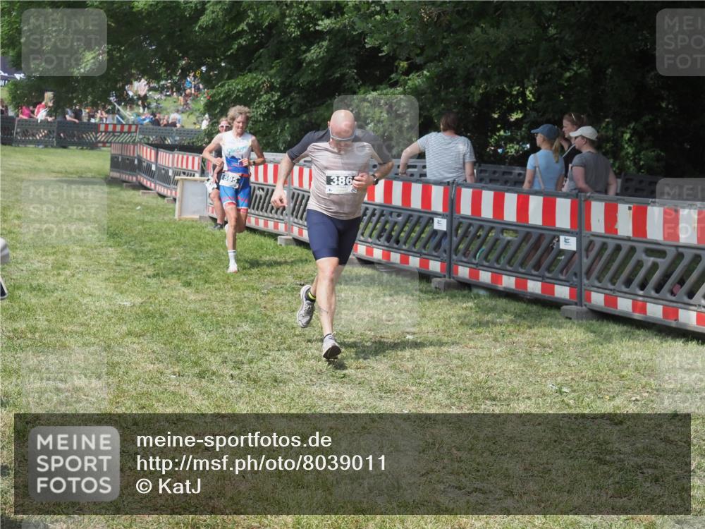 21.06.2025 - 27. Vierlanden-Triathlon KatJ http://msf.ph/oto/8039011 15.06.2025 11:34:37 Schwimmen 893 meine-sportfotos.de