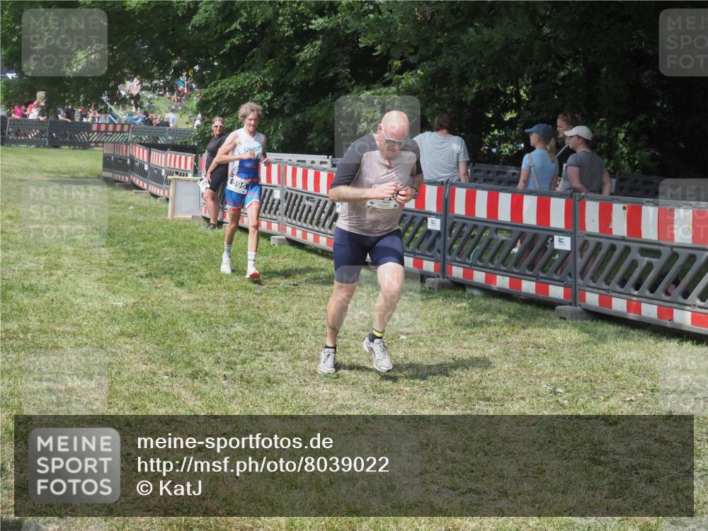21.06.2025 - 27. Vierlanden-Triathlon KatJ http://msf.ph/oto/8039022 15.06.2025 11:34:37 Schwimmen 893 meine-sportfotos.de