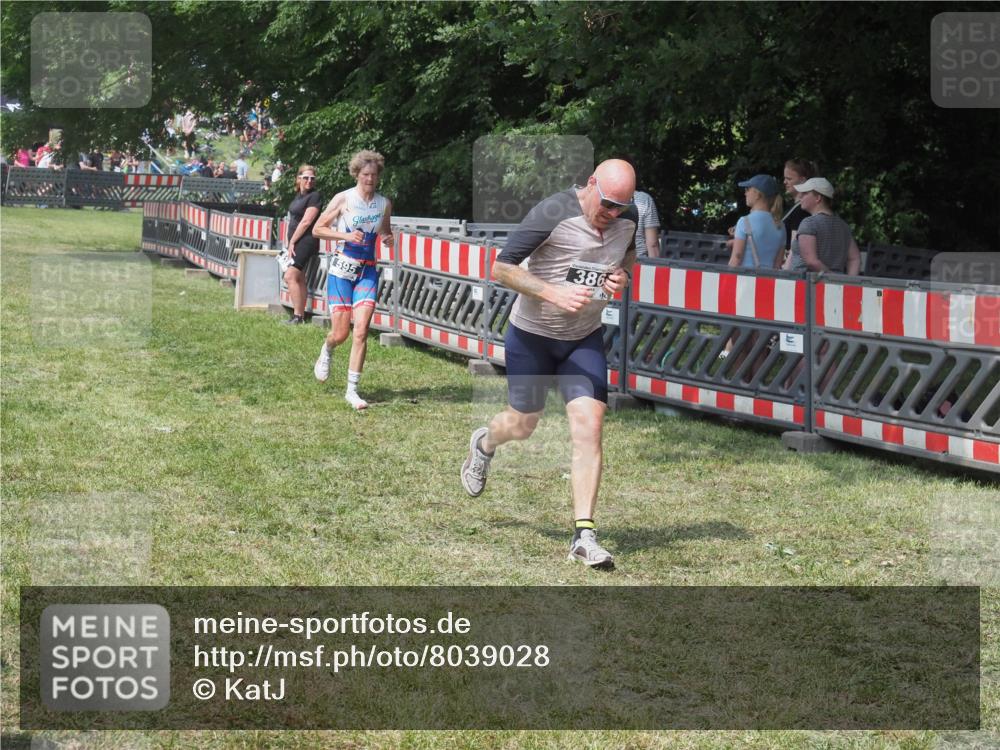 21.06.2025 - 27. Vierlanden-Triathlon KatJ http://msf.ph/oto/8039028 15.06.2025 11:34:37 Schwimmen 893 meine-sportfotos.de