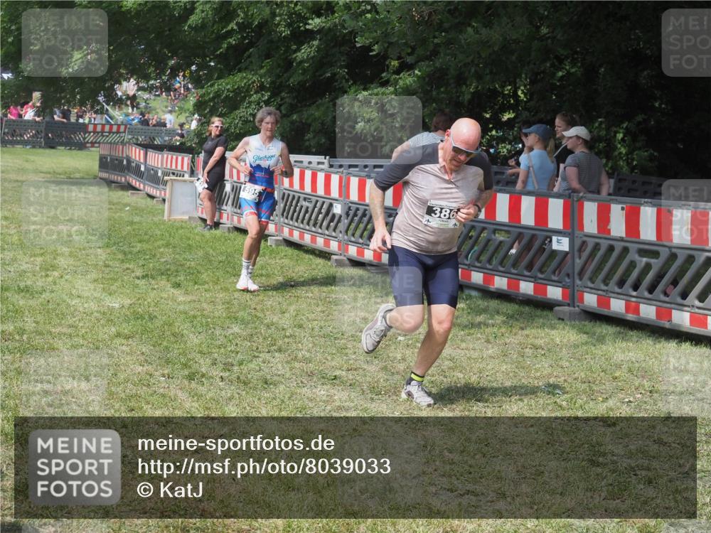 21.06.2025 - 27. Vierlanden-Triathlon KatJ http://msf.ph/oto/8039033 15.06.2025 11:34:37 Schwimmen 893 meine-sportfotos.de