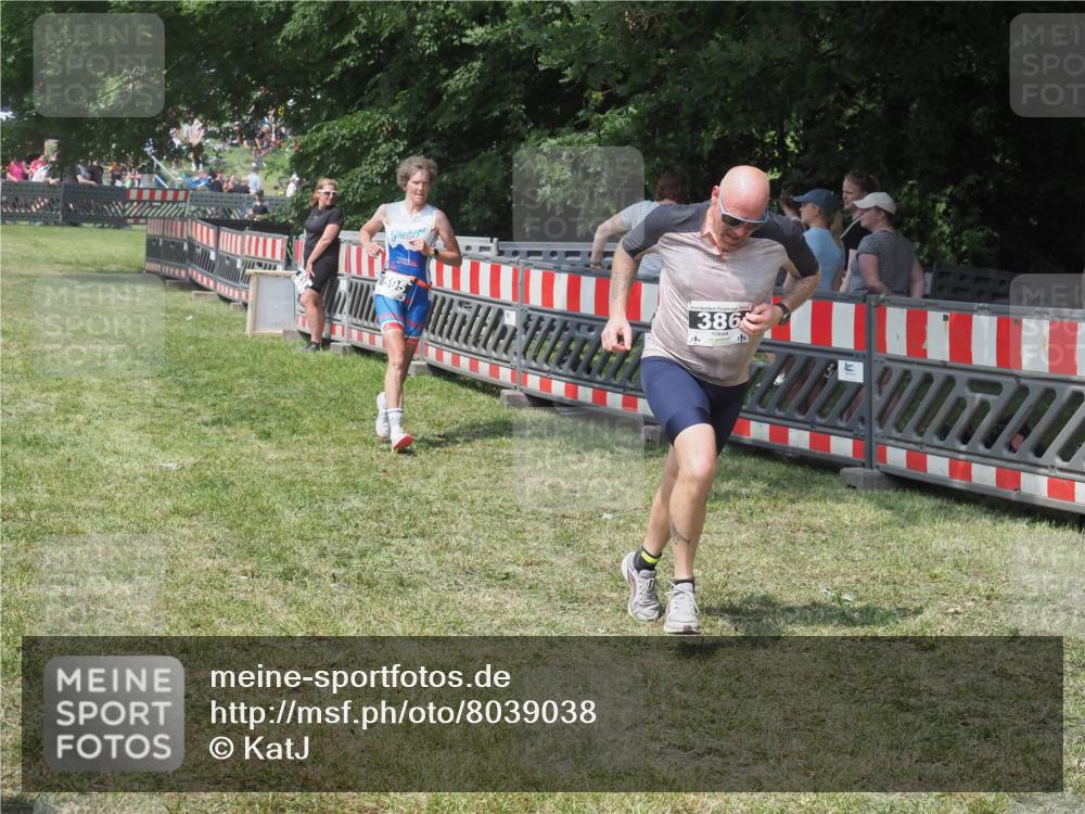 21.06.2025 - 27. Vierlanden-Triathlon KatJ http://msf.ph/oto/8039038 15.06.2025 11:34:37 Schwimmen 893 meine-sportfotos.de
