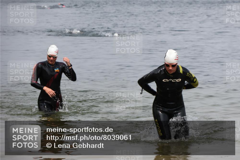 21.06.2025 - 27. Vierlanden-Triathlon Lena Gebhardt http://msf.ph/oto/8039061 15.06.2025 12:30:27 Schwimmen  meine-sportfotos.de
