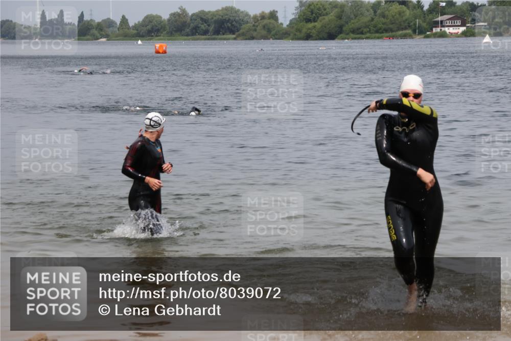 21.06.2025 - 27. Vierlanden-Triathlon Lena Gebhardt http://msf.ph/oto/8039072 15.06.2025 12:30:30 Schwimmen  meine-sportfotos.de