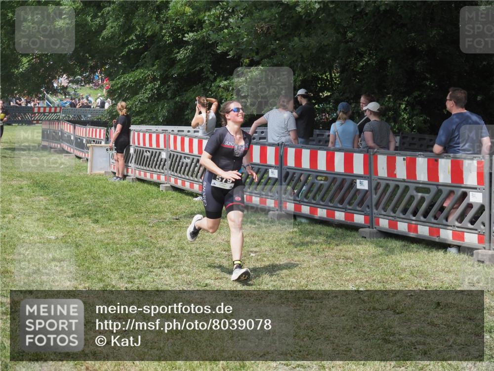 21.06.2025 - 27. Vierlanden-Triathlon KatJ http://msf.ph/oto/8039078 15.06.2025 11:34:54 Schwimmen  meine-sportfotos.de