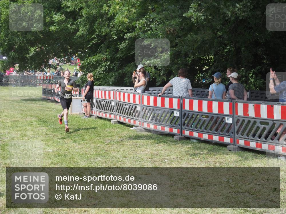 21.06.2025 - 27. Vierlanden-Triathlon KatJ http://msf.ph/oto/8039086 15.06.2025 11:34:57 Schwimmen  meine-sportfotos.de