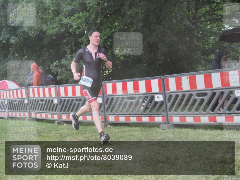21.06.2025 - 27. Vierlanden-Triathlon KatJ http://msf.ph/oto/8039089 15.06.2025 14:22:21 Ziel 1177, 1259 meine-sportfotos.de