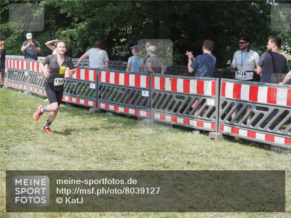 21.06.2025 - 27. Vierlanden-Triathlon KatJ http://msf.ph/oto/8039127 15.06.2025 11:34:58 Schwimmen  meine-sportfotos.de