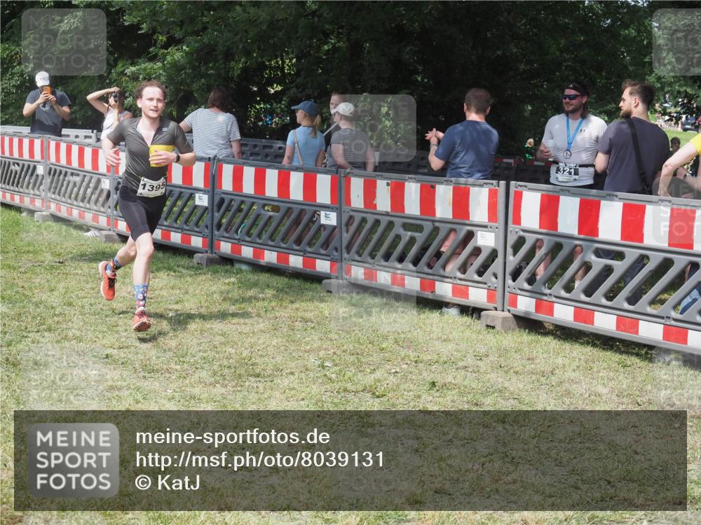 21.06.2025 - 27. Vierlanden-Triathlon KatJ http://msf.ph/oto/8039131 15.06.2025 11:34:59 Schwimmen  meine-sportfotos.de