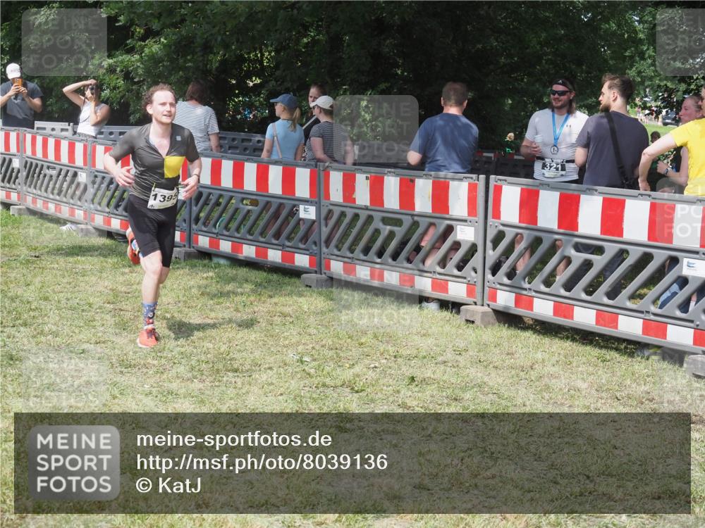 21.06.2025 - 27. Vierlanden-Triathlon KatJ http://msf.ph/oto/8039136 15.06.2025 11:34:59 Schwimmen  meine-sportfotos.de