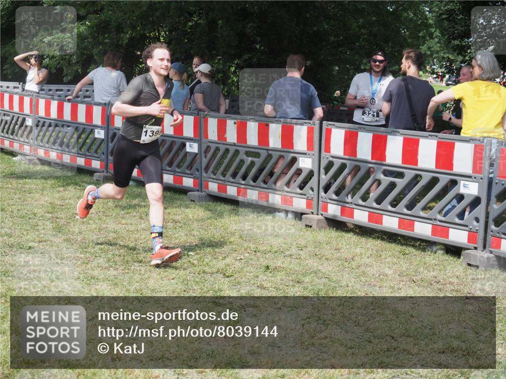 21.06.2025 - 27. Vierlanden-Triathlon KatJ http://msf.ph/oto/8039144 15.06.2025 11:34:59 Schwimmen  meine-sportfotos.de
