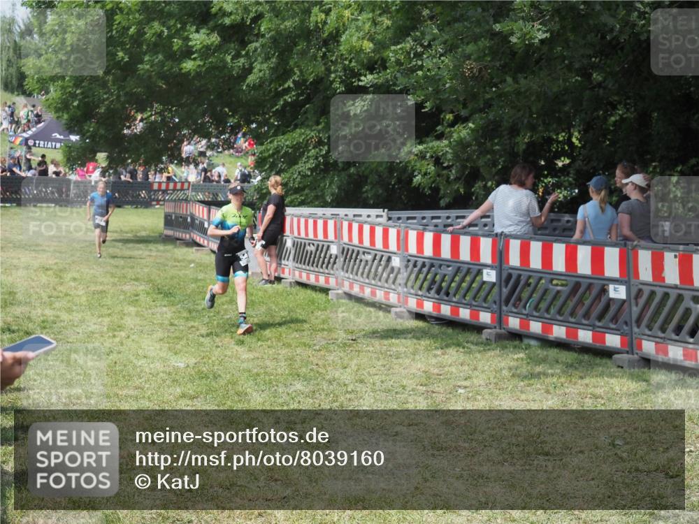 21.06.2025 - 27. Vierlanden-Triathlon KatJ http://msf.ph/oto/8039160 15.06.2025 11:35:18 Schwimmen  meine-sportfotos.de